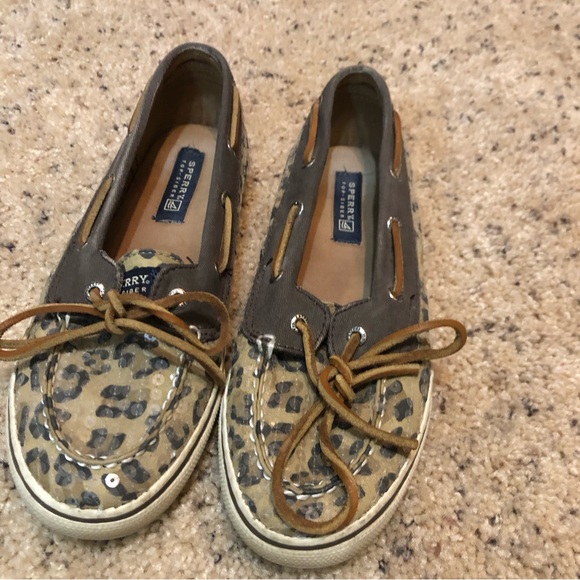 Sperry flats.  4.5 kids but fit woman 6.5 - Picture 4 of 5